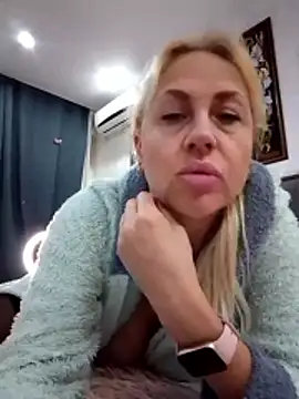 KissMiSveet online show from January 31, 7:11 pm