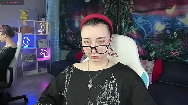 ClaraParks online show from February 7, 8:02 pm