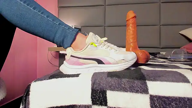 VidiaStons online show from October 23, 8:15 pm