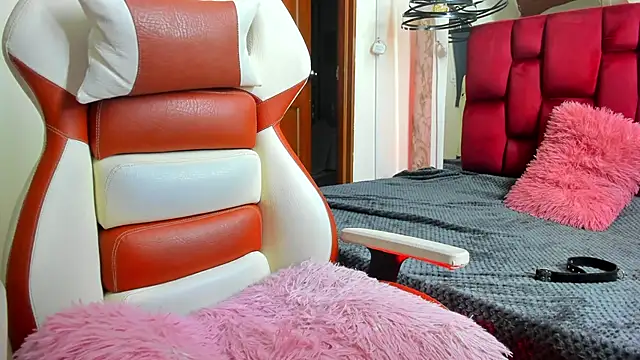 Snapshot of Sheilly_brown chatting on October 21, 7:07 pm Sheilly brown online show from October 21, 7:07 pm
