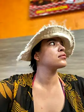 JuanitaMore01 online show from November 22, 10:12 pm