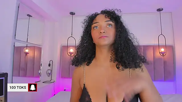 Snapshot of Tina_curly chatting on September 22, 3:49 am Tina curly online show from September 22, 3:49 am