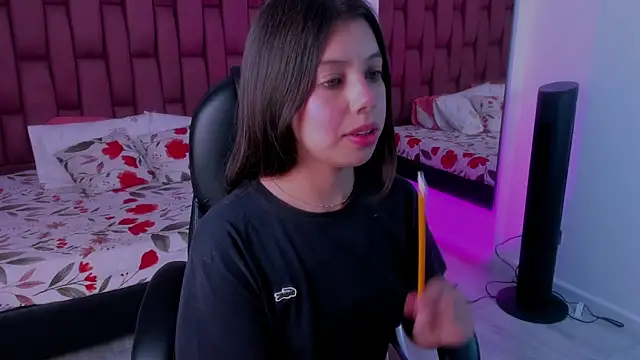 Snapshot of dayannaa__ chatting on October 16, 12:35 am dayannaa online show from October 16, 12:35 am