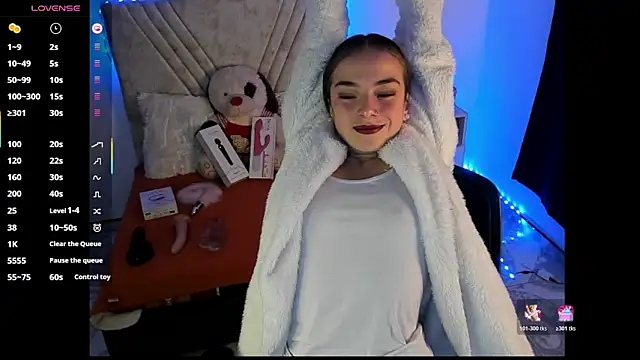 Mia Victoria22 online show from July 18, 2:26 am