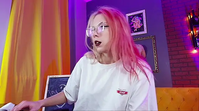 SakuraBliss online show from October 8, 5:39 pm