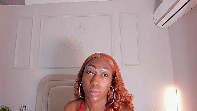 Anamonrroe online show from December 3, 11:45 am