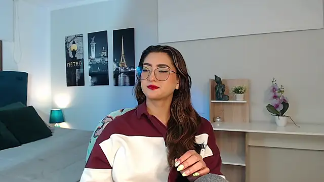 Snapshot of madame_lottie chatting on September 16, 12:35 pm madame lottie online show from September 16, 12:35 pm