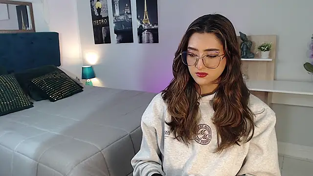 Snapshot of madame_lottie chatting on September 29, 12:32 pm madame lottie online show from September 29, 12:32 pm