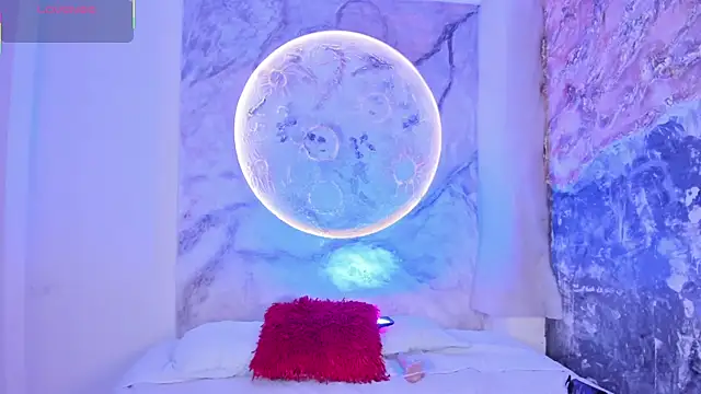 Snapshot of RoxanaBorns_ chatting on October 12, 12:40 pm RoxanaBorns  online show from October 12, 12:40 pm