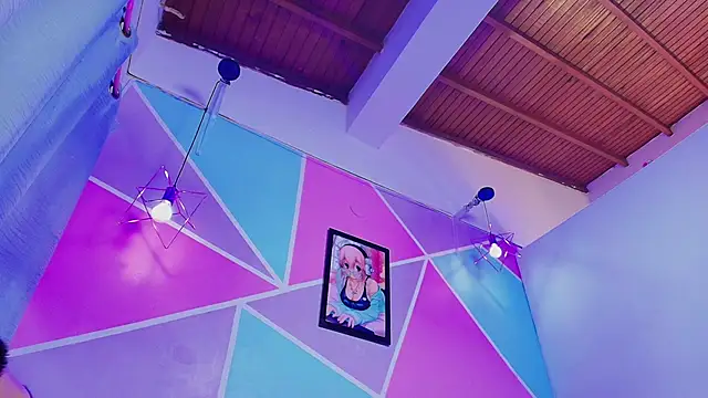 naomi campbel  online show from April 15, 8:53 pm