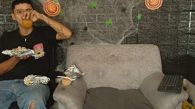 HellAndDante  online show from October 19, 2:35 am