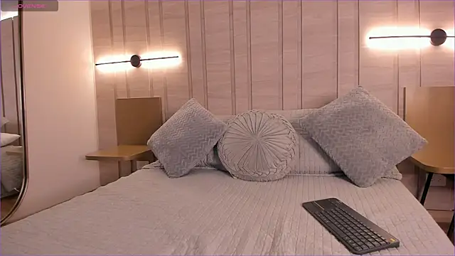 Isabellaroberts1 online show from November 7, 8:47 pm