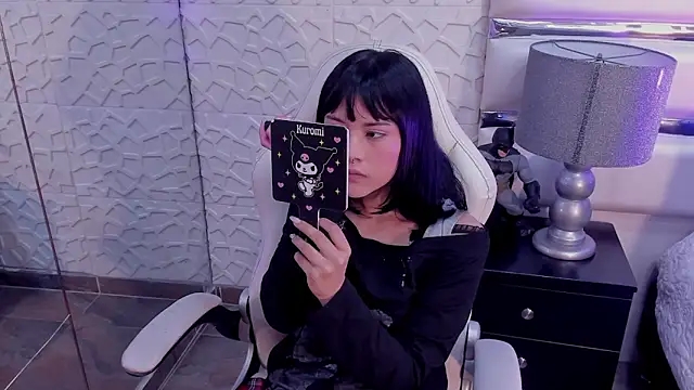 TatiLee online show from March 30, 11:43 am