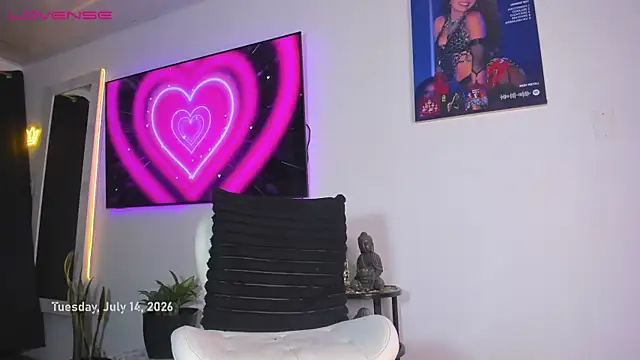 chloebigcockxx online show from July 15, 3:33 am