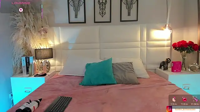 Viollet xoxo online show from November 24, 8:22 pm