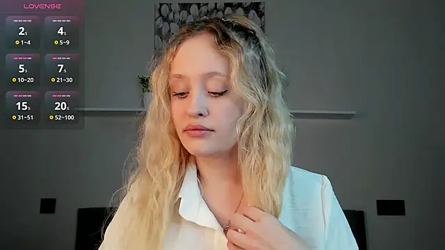 Julliakoill online show from November 19, 9:20 am