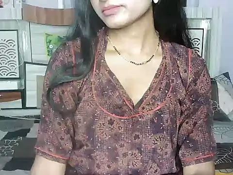 ROSE GOLDE online show from May 11, 6:04 am
