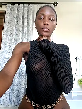 Miss-Hennessy online show from April 9, 2:00 pm