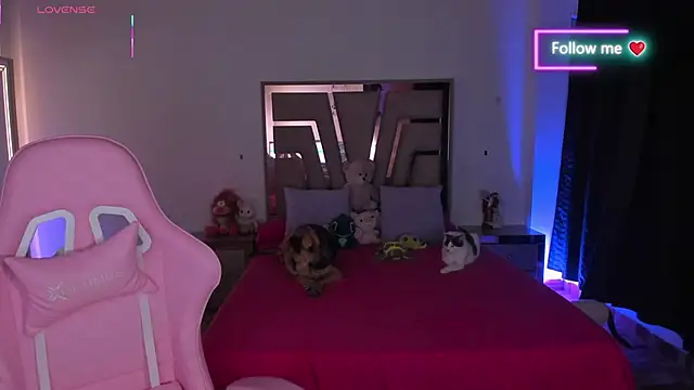 lunaarose online show from June 2, 4:13 am