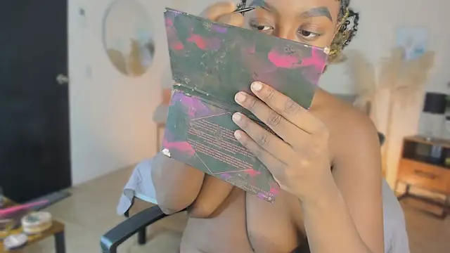 EmaaaBrown  online show from April 18, 5:54 am