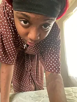 HennessyBaby21 online show from March 3, 4:24 pm