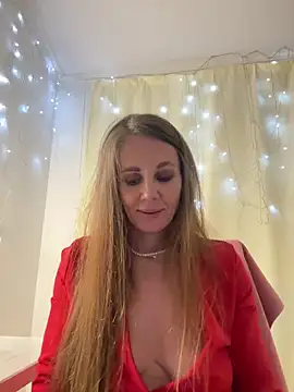 LucieMack online show from October 25, 10:05 pm