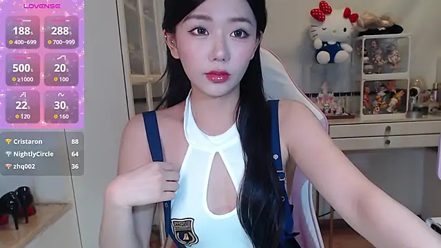 jiajia L online show from May 8, 8:39 am