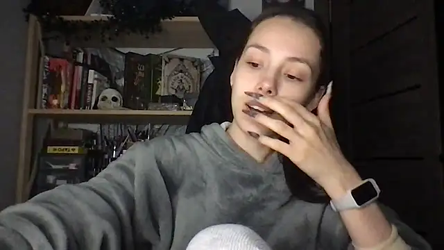 Yuna5343 online show from February 6, 8:45 pm