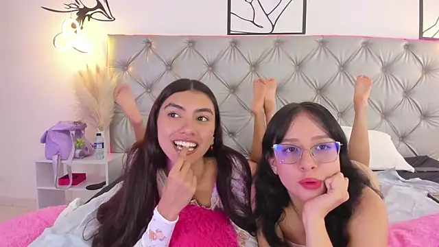 Naughty Couple83 online show from November 25, 3:36 pm