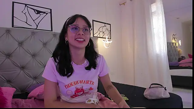 Naughty Couple83 online show from February 4, 8:45 pm