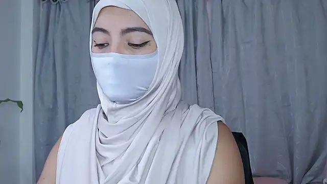 jade nassar online show from April 15, 1:17 am