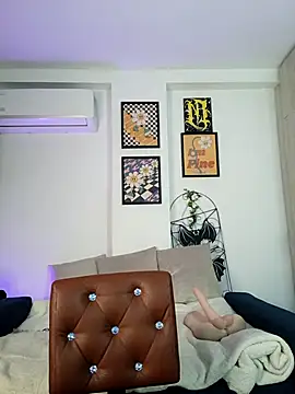 mishelkrave  online show from November 13, 1:04 am