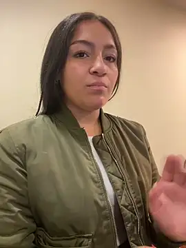 Alyha Cortes online show from March 11, 1:58 pm