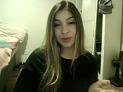 Becca B online show from May 16, 7:22 am