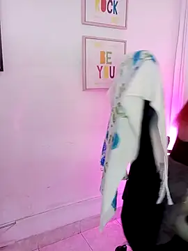 kim7  online show from March 2, 3:08 pm