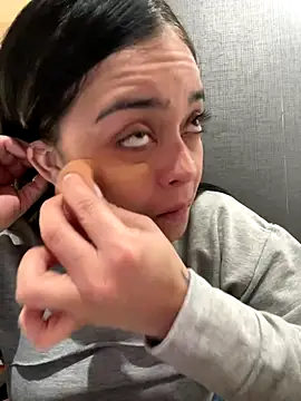 Emily Rivers  online show from November 7, 1:38 pm