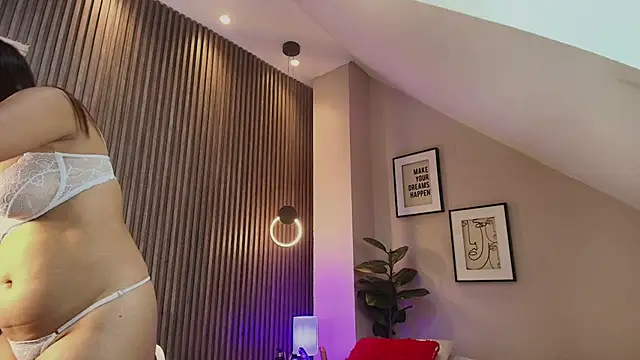 emma  rose1 online show from April 1, 2:56 am