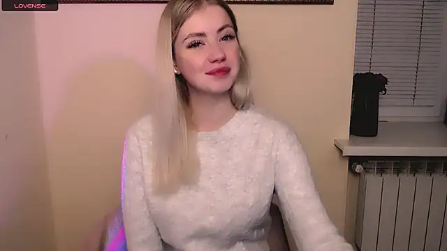 Snapshot of AliceHotty_ chatting on October 23, 6:30 am AliceHotty online show from October 23, 6:30 am