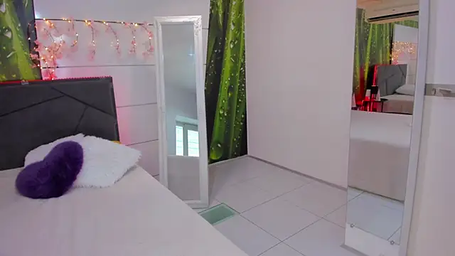 HollyTailors online show from September 9, 5:29 am