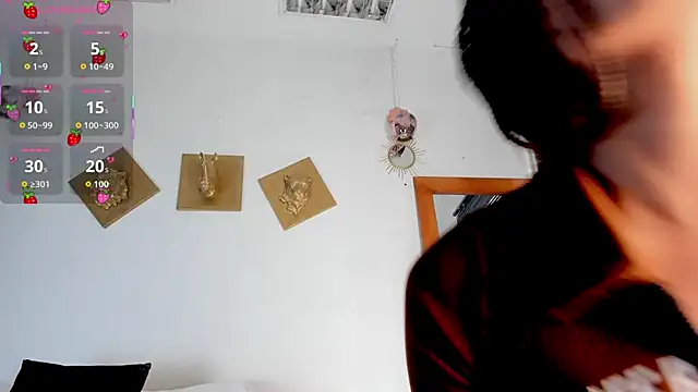 Aleexiiaa online show from December 2, 12:51 pm