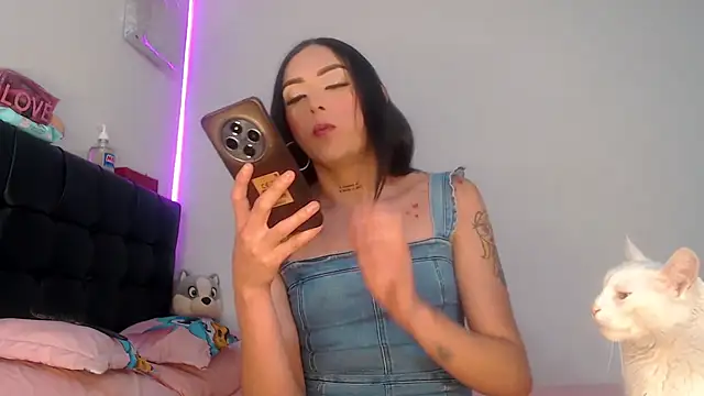 Megan Gil  online show from February 26, 10:42 pm