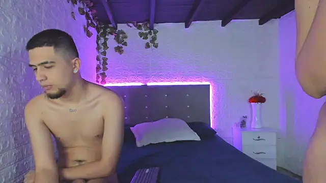 Snapshot of andyxraven_ chatting on October 28, 2:39 am andyxraven online show from October 28, 2:39 am