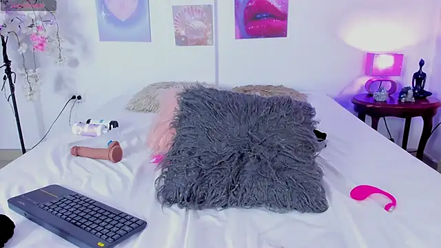 tyra bankss  online show from October 1, 7:19 pm