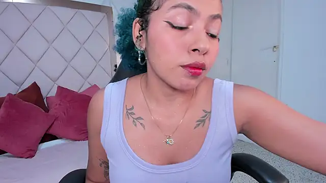 momo ayasse online show from December 2, 10:01 pm