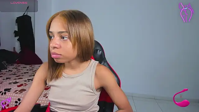 yumi hanna online show from April 12, 2:47 am