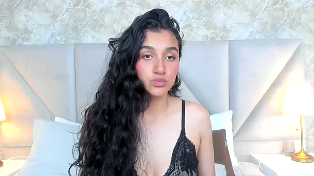 ValentiinaCruz online show from October 26, 11:44 pm