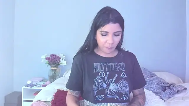 Laura-angeel online show from December 13, 8:37 pm