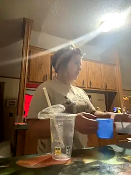 JuicyExxxperience online show from September 28, 2:33 pm