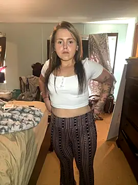 JuicyExxxperience online show from October 9, 5:17 pm