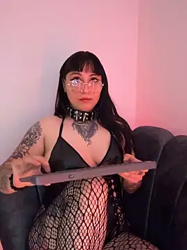 Ravenna666  online show from April 18, 12:57 am